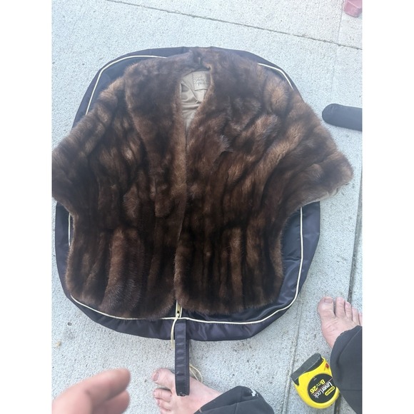 Jackets & Blazers - Vintage Genuine Mink Fur Stole Capelet Brown Furs By Truesdell Glam